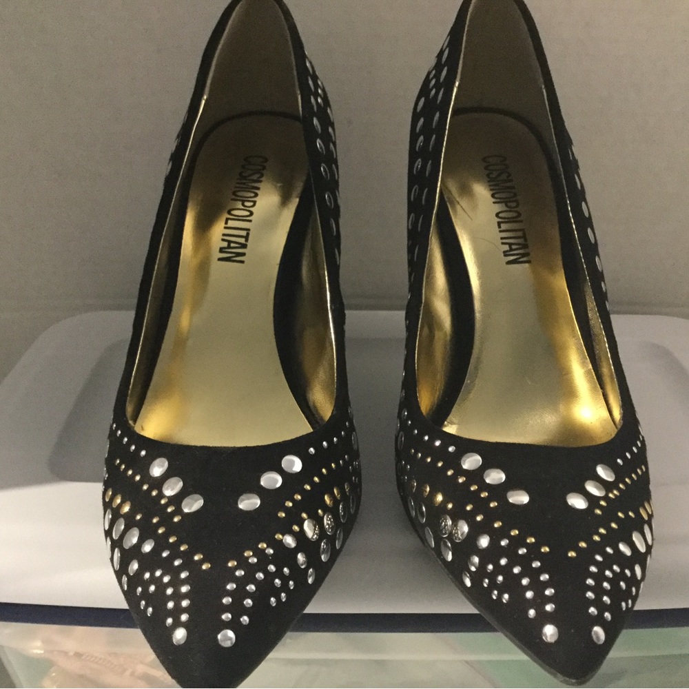 Cosmopolitan studded pumps size 7.5